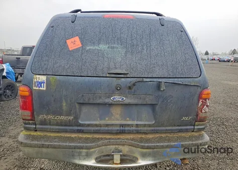 1998 Ford Explorer z USA, uszkodzony, nr VIN 1FMZU34E1WUA08589